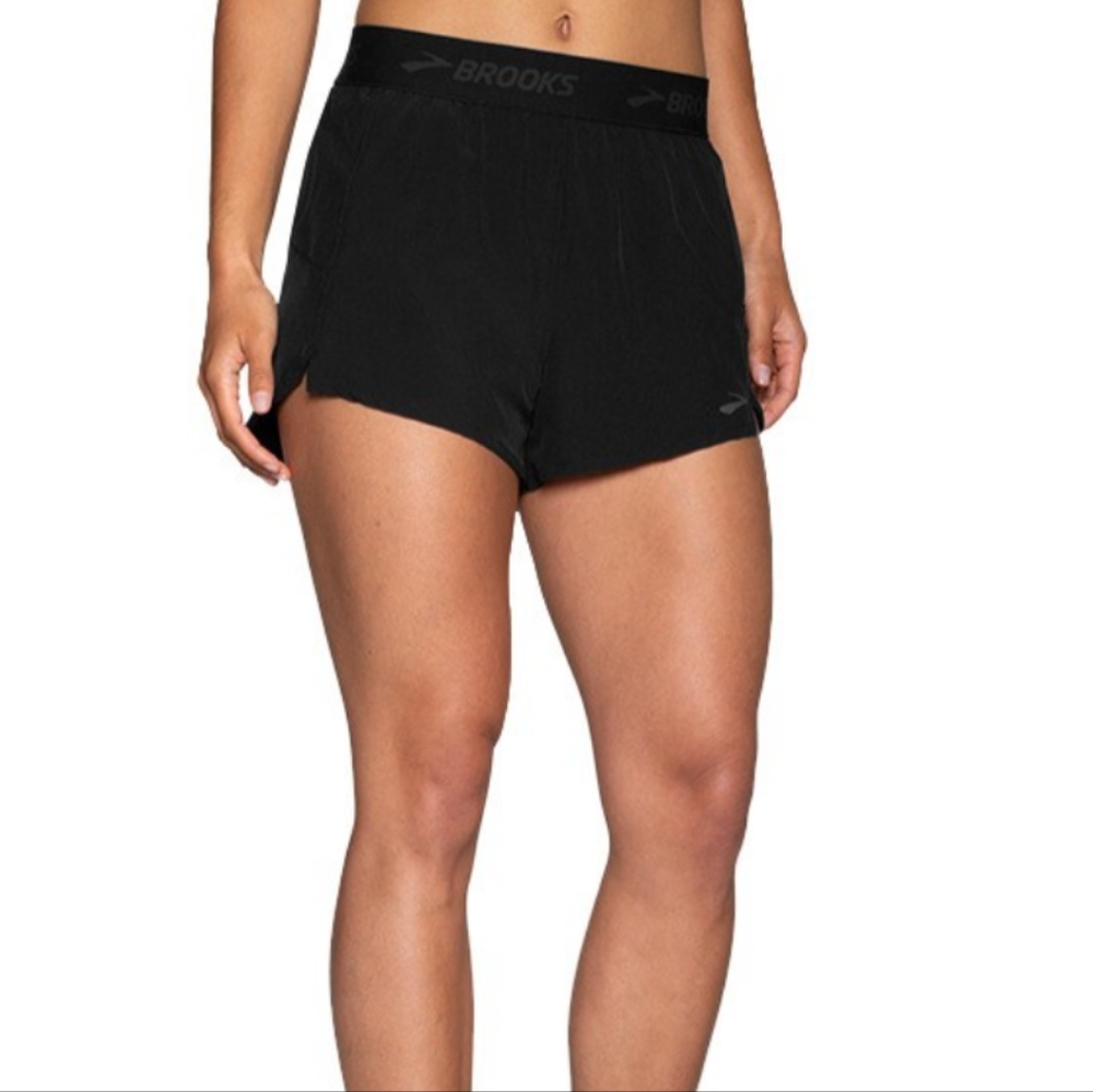 Brooks Chaser 3" Running Shorts in Black